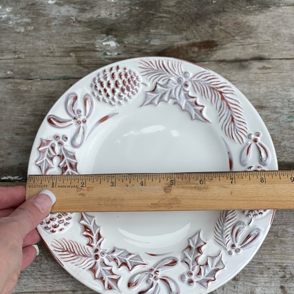 White salad plate pine cones & holly leaves - Picture 3 of 8